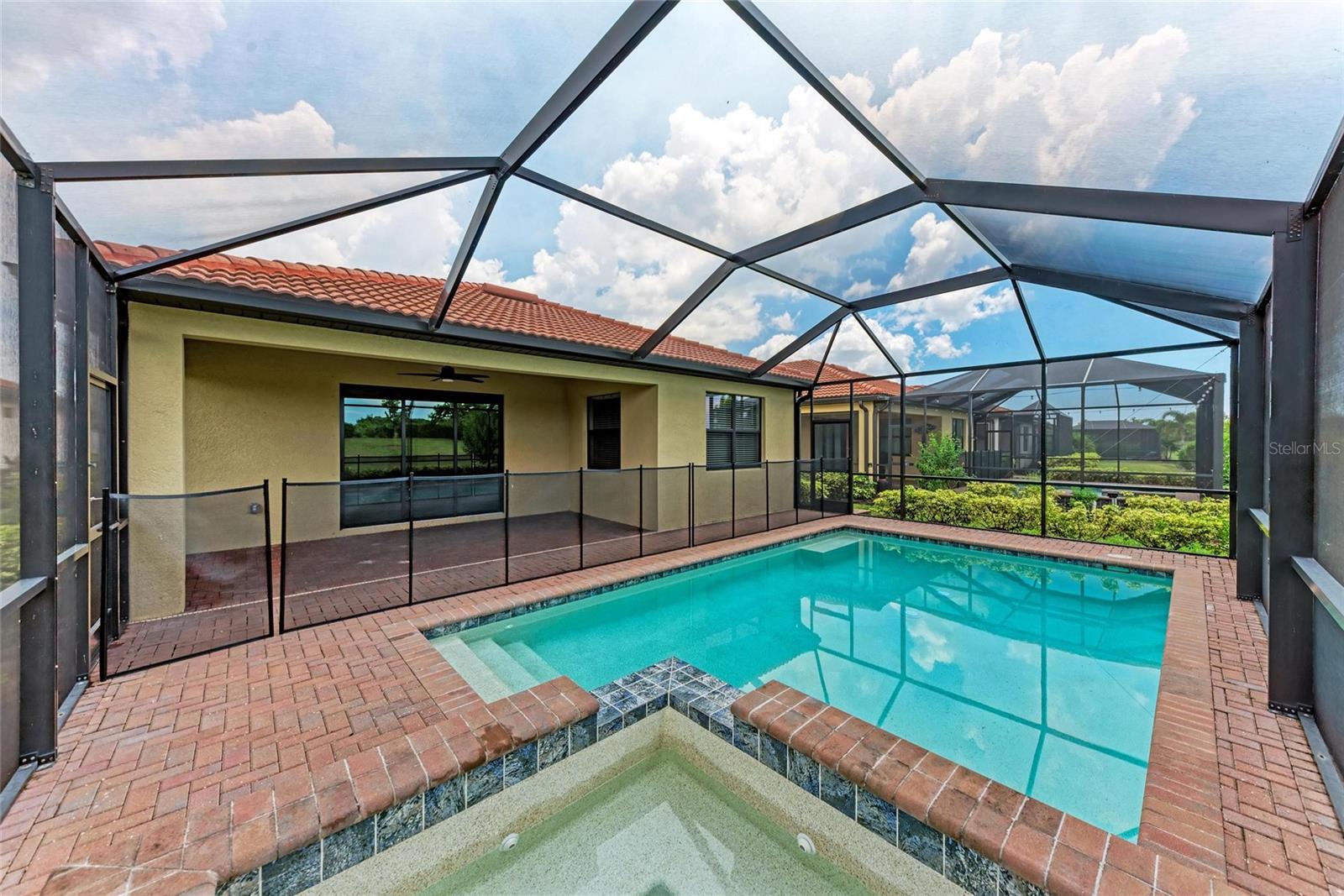 SARASOTA NATIONAL PH 13B - Residential
