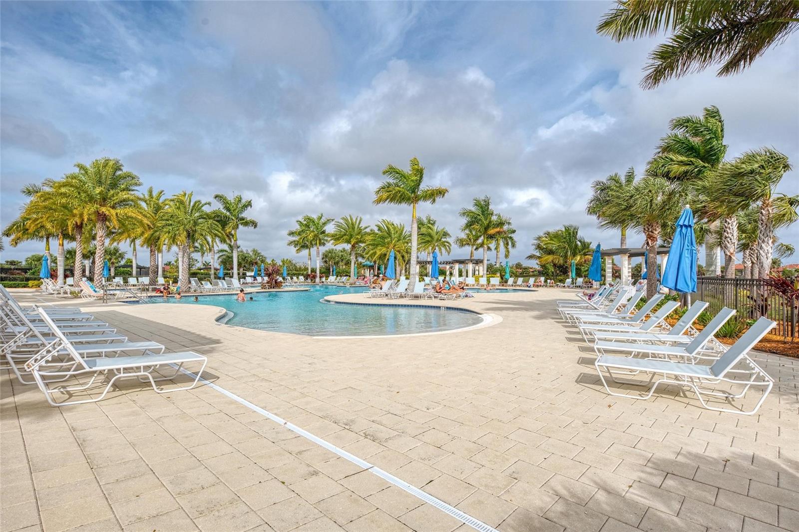 SARASOTA NATIONAL PH 13B - Residential