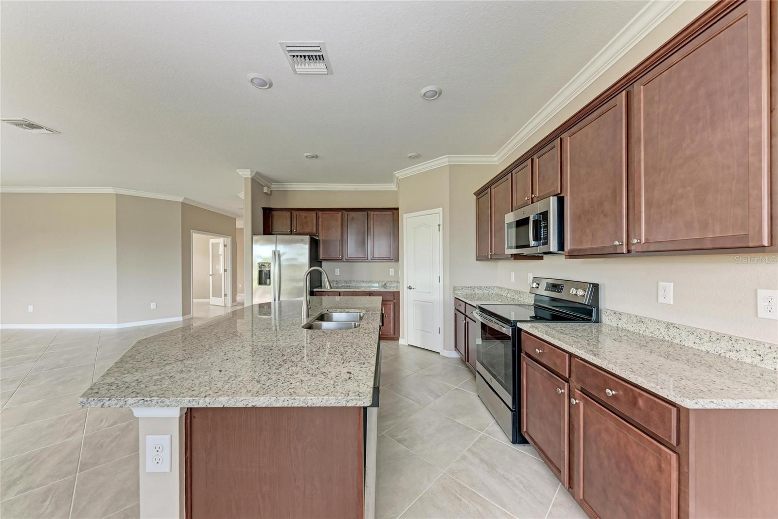 SARASOTA NATIONAL PH 13B - Residential
