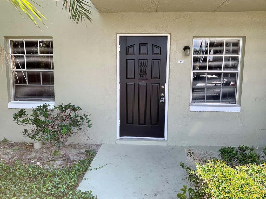 Photo of 525 Conway Road #9, Orlando, FL 32807 (MLS # O6430472)