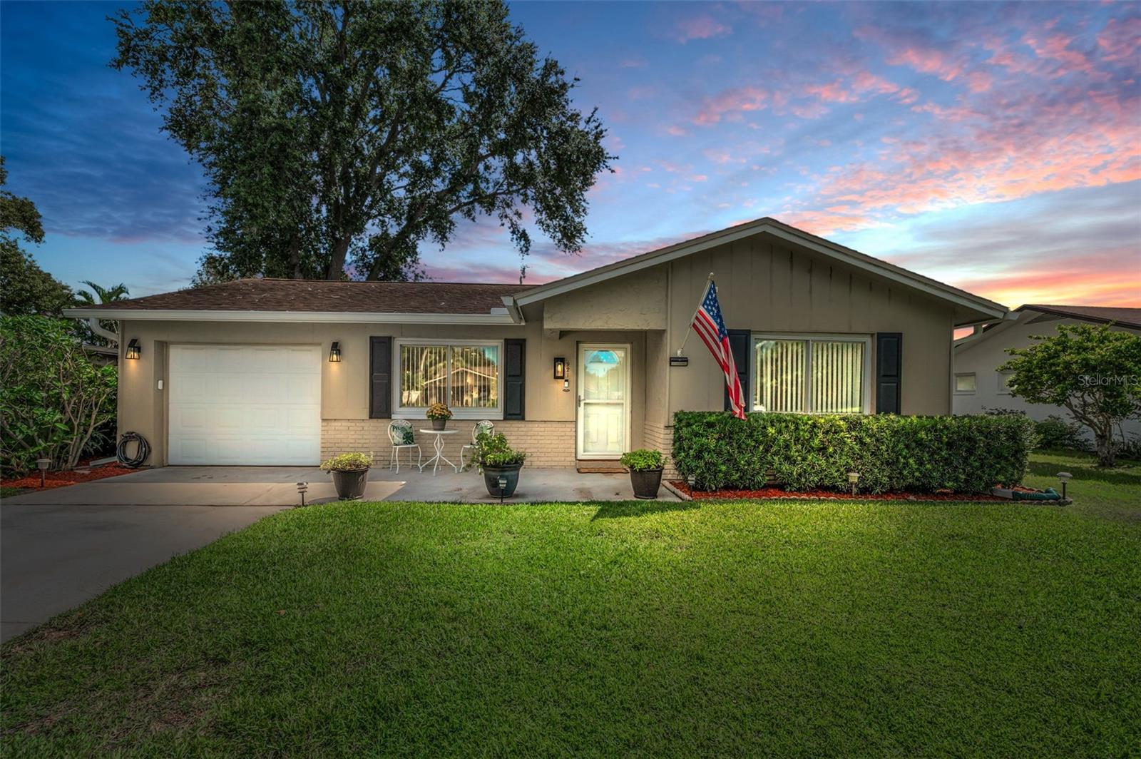 921 ANCHORAGE LANE