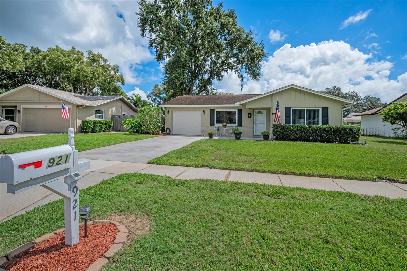 921 ANCHORAGE LANE