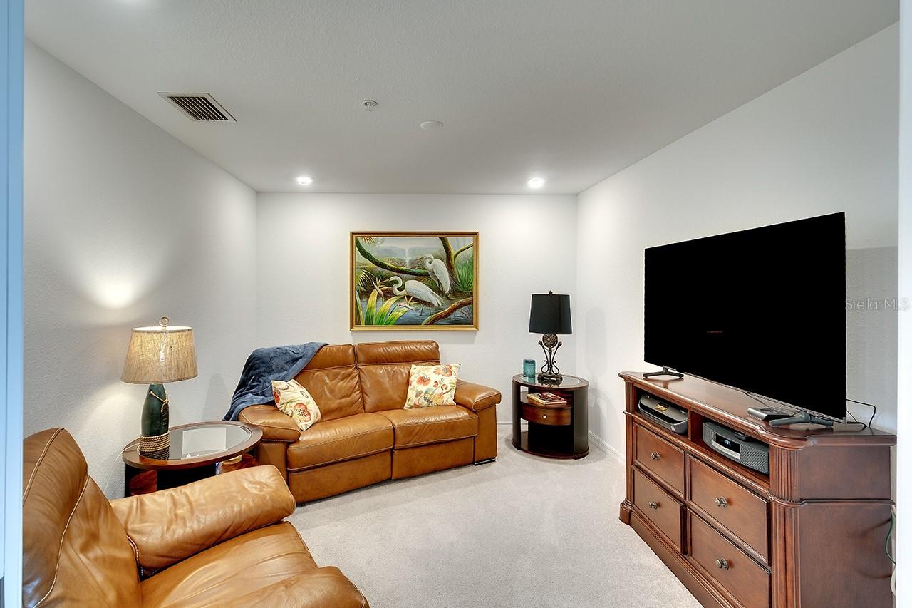 LAKEWOOD NATIONAL - Residential