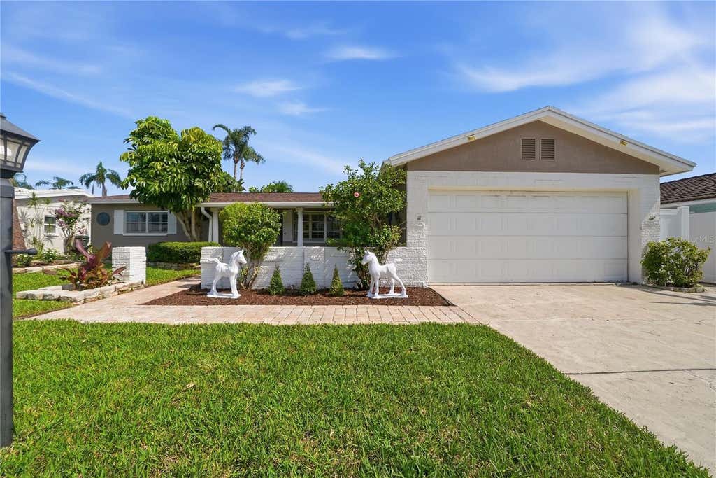 Photo of 10919 129th Avenue, Largo, FL 33778 (MLS # TB8539025)