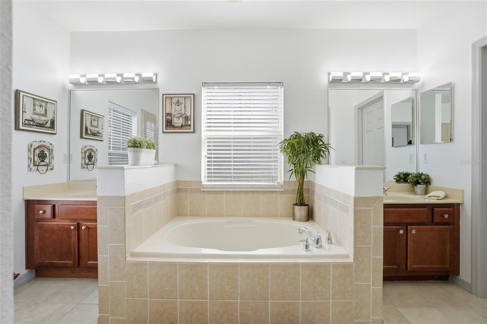 SIGNATURE LAKES PARCEL 1A - Residential