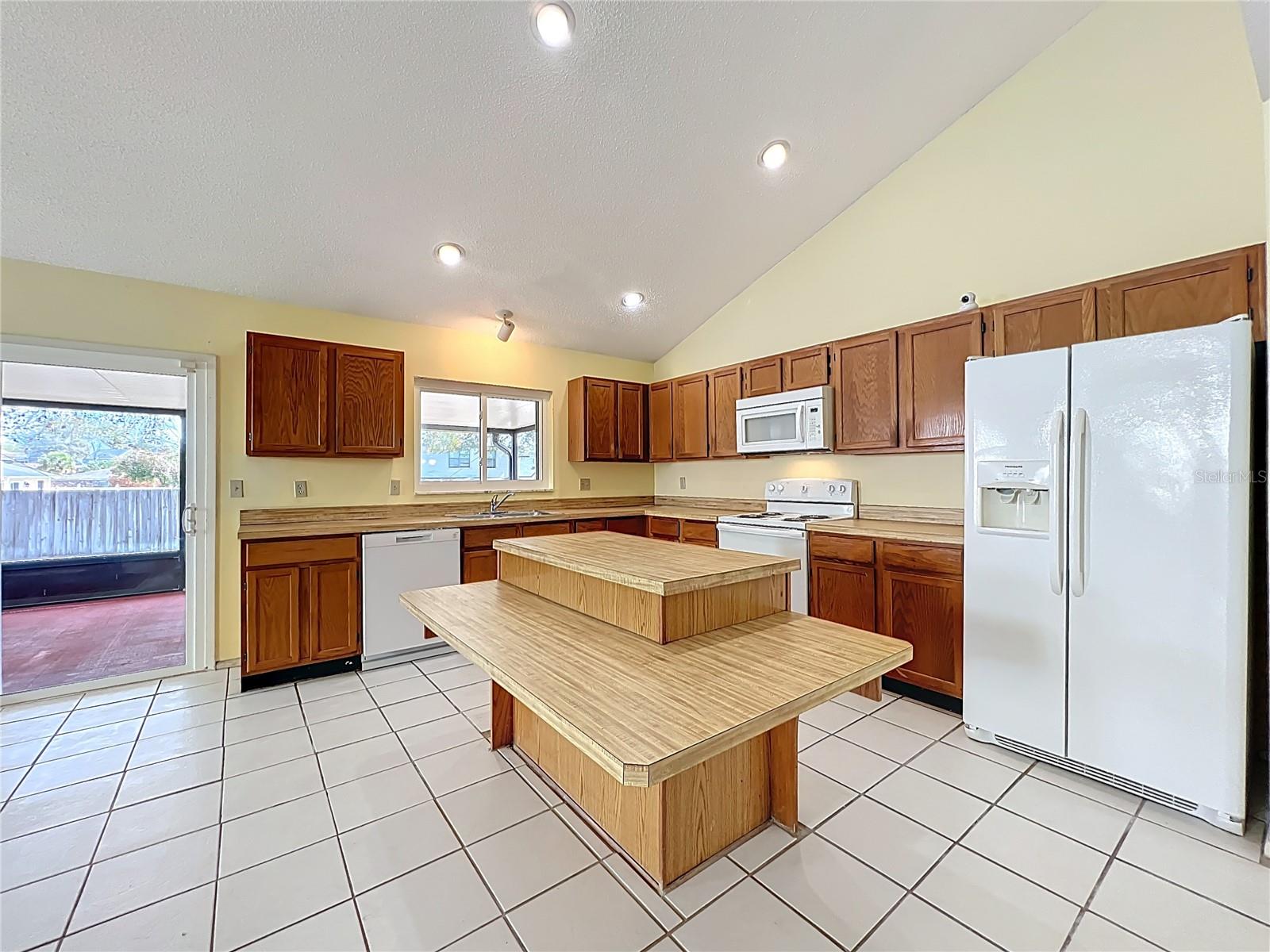 SILVER RIDGE PH 02 - Residential