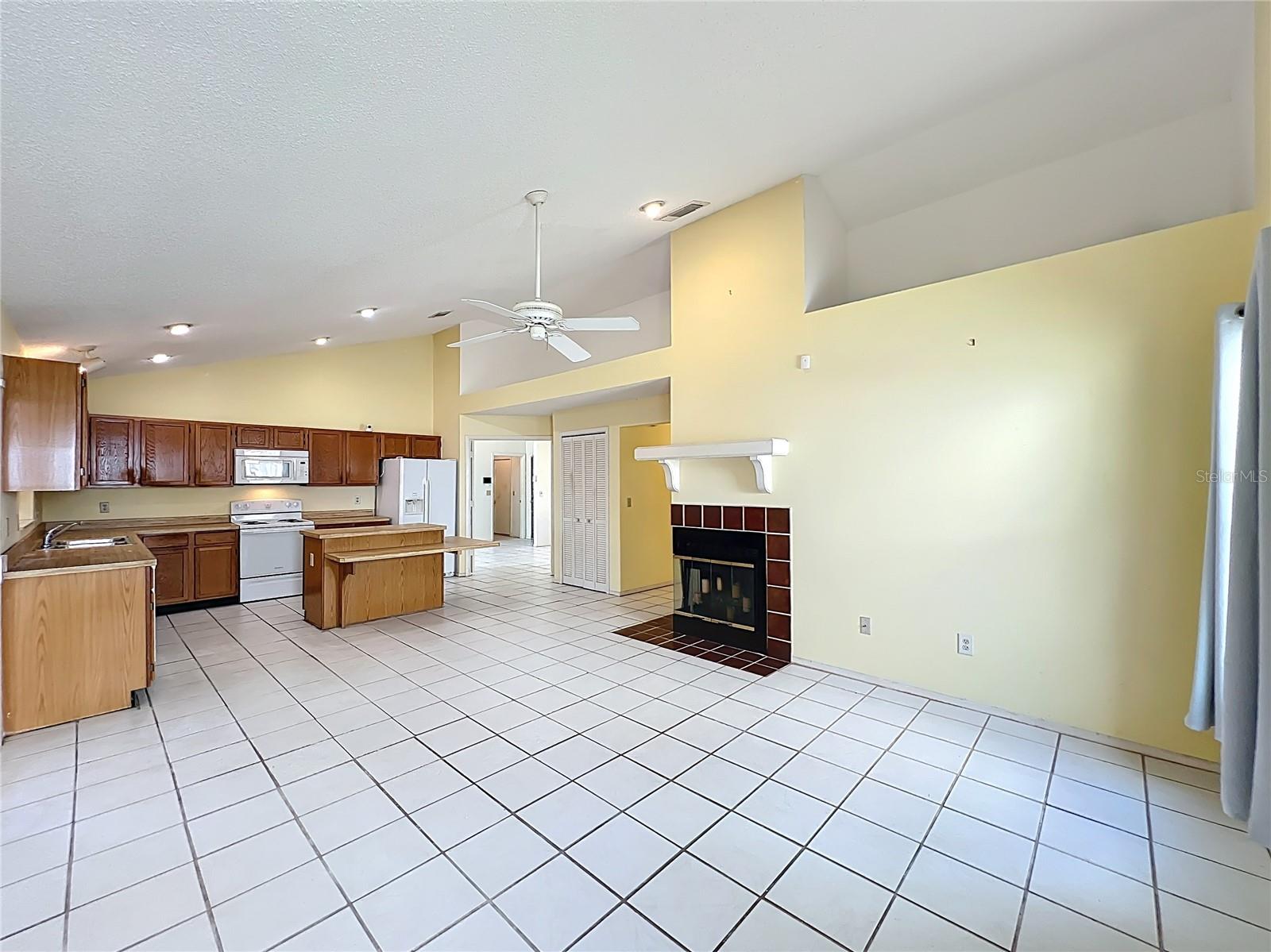 SILVER RIDGE PH 02 - Residential