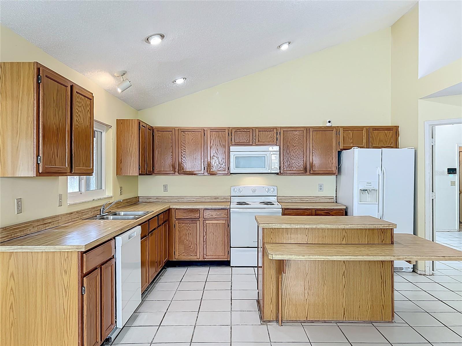 SILVER RIDGE PH 02 - Residential