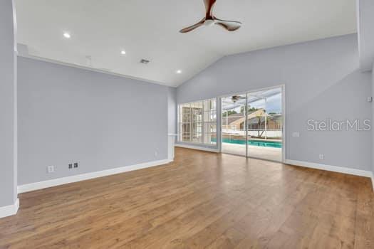 RIVERSIDE AT TWIN RIVERS UN 4A - Residential