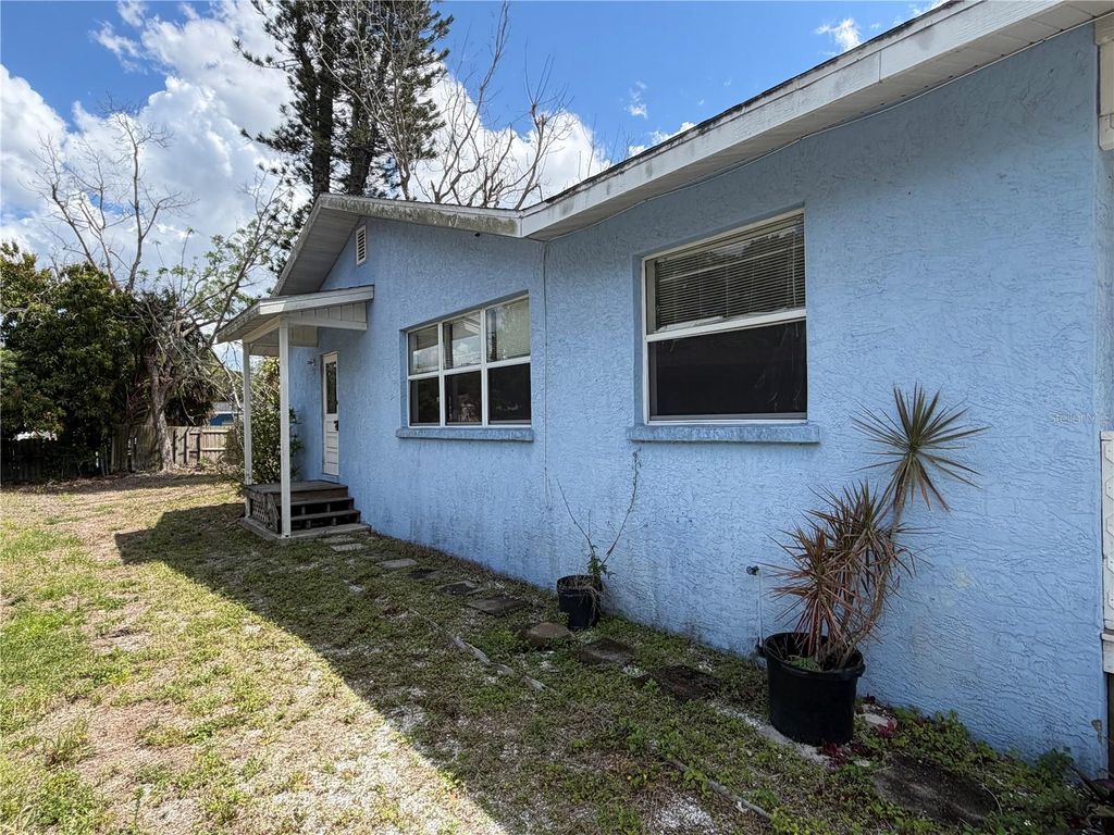 Photo of 2418 N Links Avenue, Sarasota, FL 34234 (MLS # C7525235)