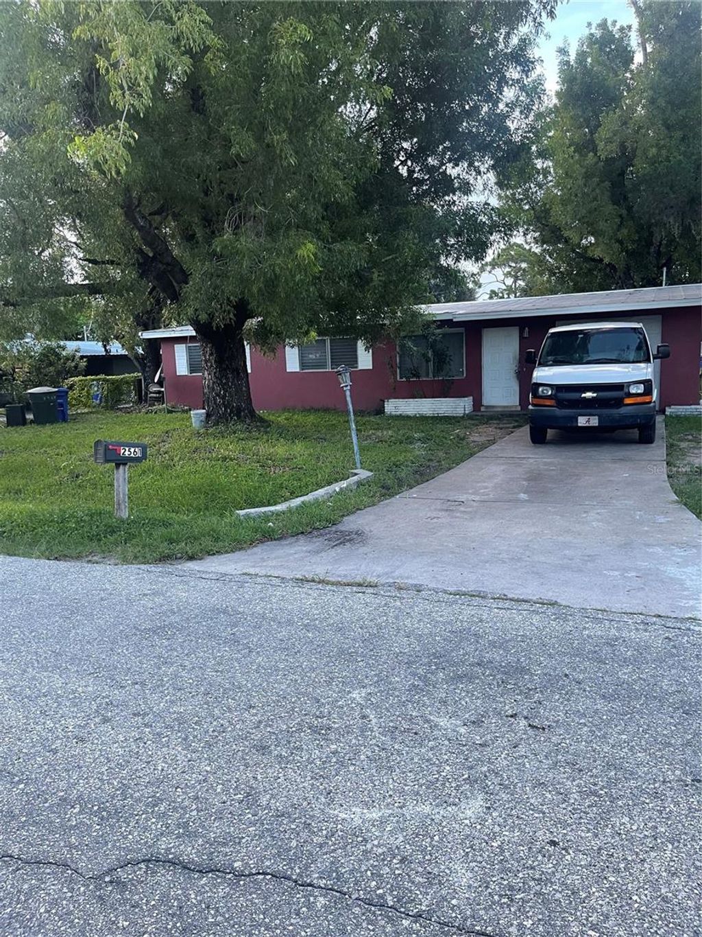 Photo of 2561 Parkway Street, Fort Myers, FL 33901 (MLS # O6343631)