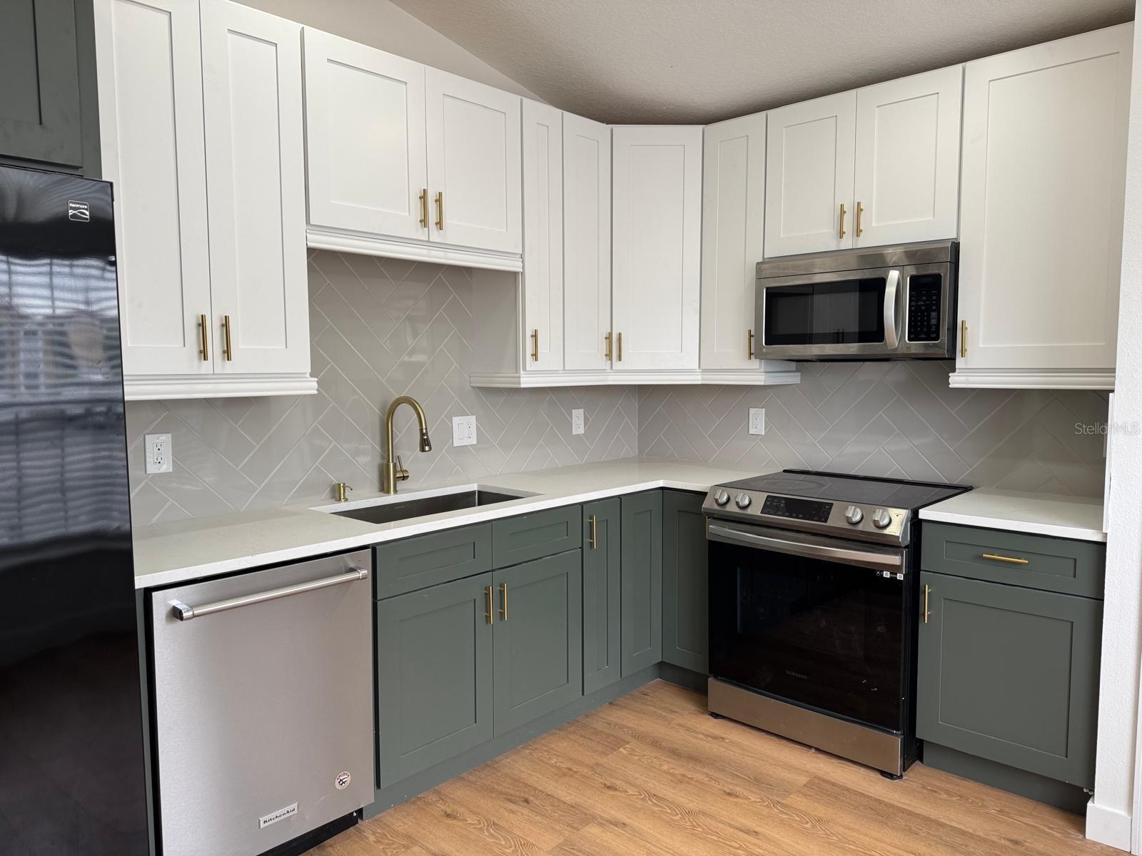 2406 HARBOR TOWN DRIVE