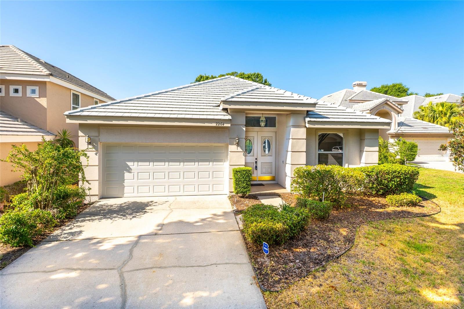 Don’t miss your chance to live in this beautifully updated 4-bedroom, 2-bath single-story home located in the highly desirable Hawksnest Golf Community in MetroWest, Orlando. This spacious home offers scenic golf course views, fresh interior paint, and brand-new luxury vinyl plank flooring throughout the main living areas.
The modern kitchen is a chef’s dream, featuring stainless-steel appliances including a GE French door refrigerator with double freezer drawers and a double oven. Recent upgrades include a newer water heater and full home re-piping for added comfort and reliability.
Enjoy a large 2-car garage and an oversized driveway that can accommodate up to 6 vehicles—perfect for guests and entertaining. The home is conveniently located near top-rated schools: Metrowest Elementary (0.4 miles), Gotha Middle (1.6 miles), and Olympia High School (2 miles). Daily errands are easy with CVS, dining options, and the soon-to-open Publix just minutes away in Metrowest Village.
This move-in-ready rental offers comfort, style, and location in one of Central Florida’s most sought-after communities. Schedule your private tour today and make this gem your next home!
?? One or more photo(s) has been virtually staged