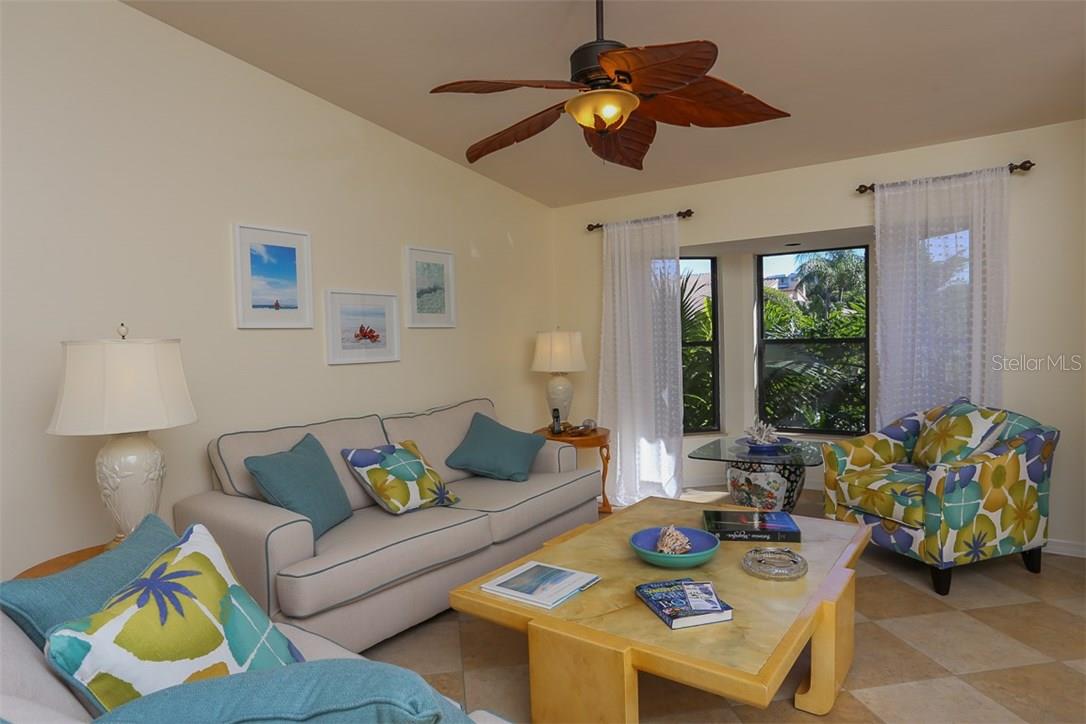 HARBOUR OAKS - Residential Lease