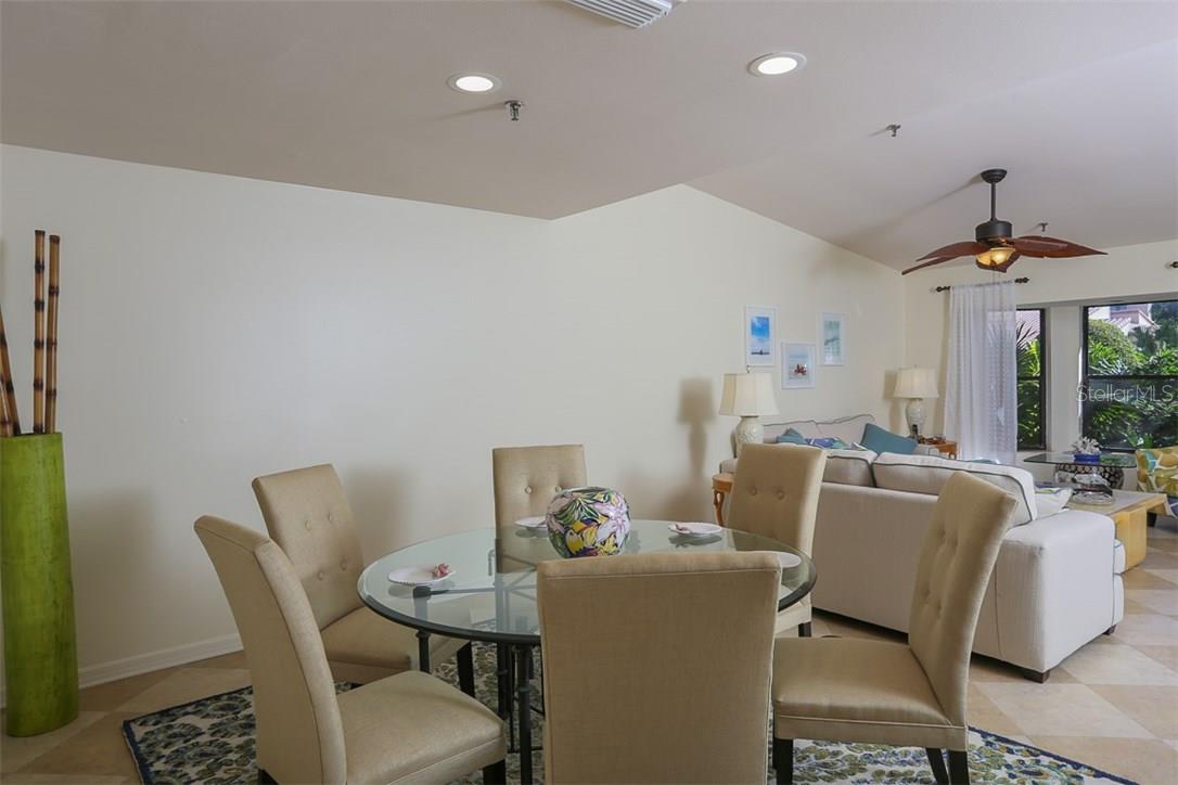 HARBOUR OAKS - Residential Lease