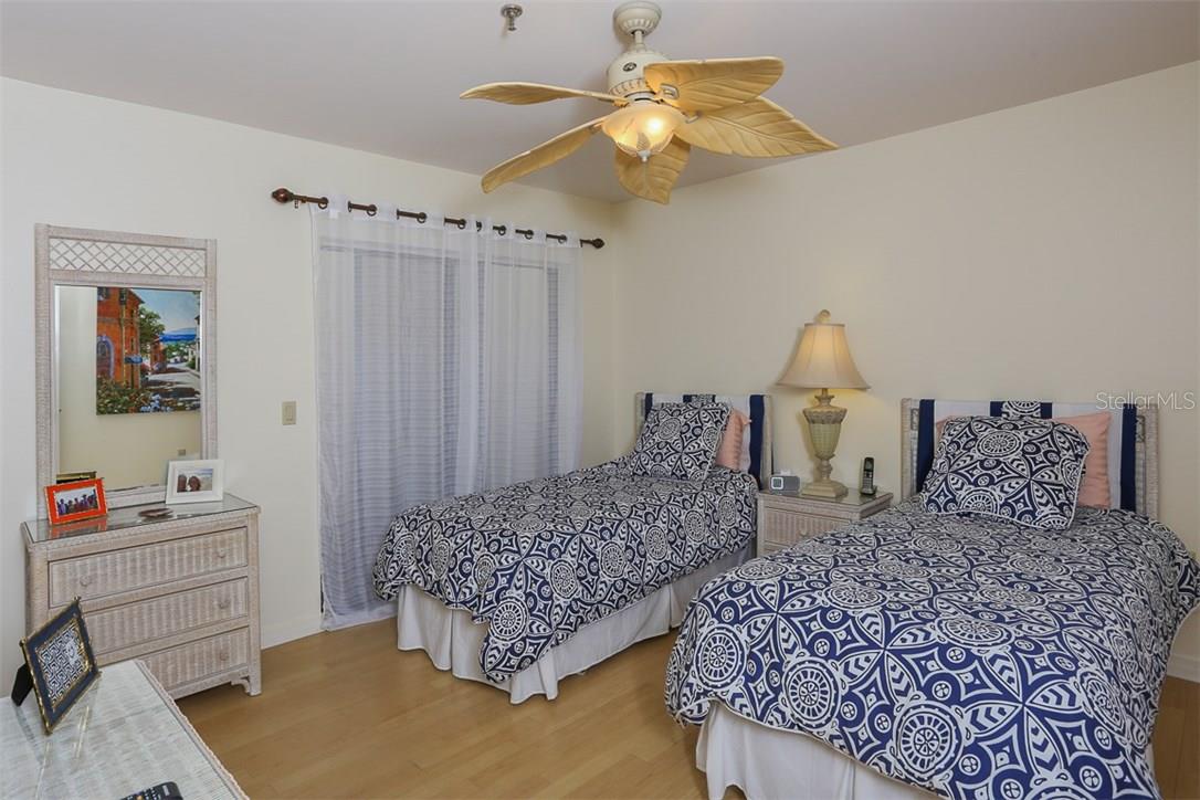 HARBOUR OAKS - Residential Lease