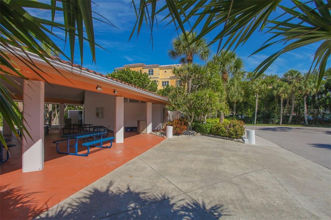 HARBOUR OAKS - Residential Lease