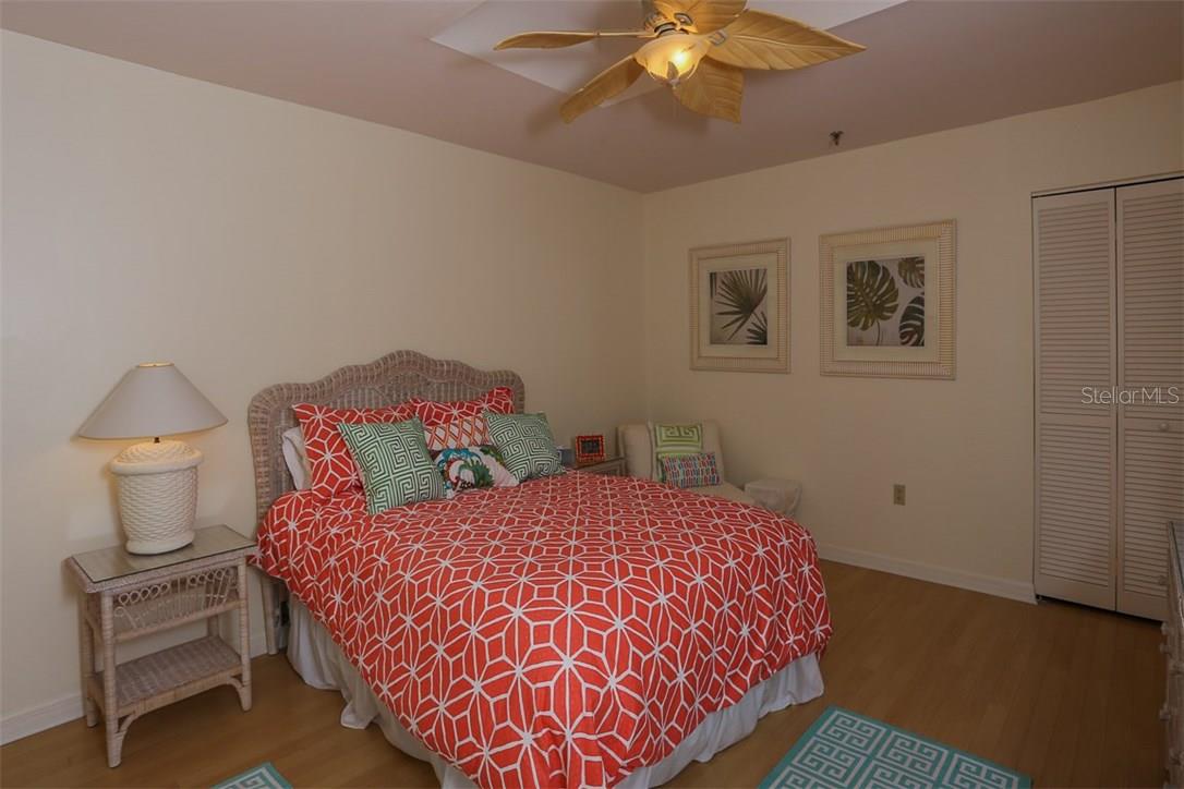 HARBOUR OAKS - Residential Lease