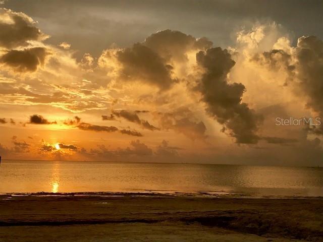 FLOR A MAR - Residential