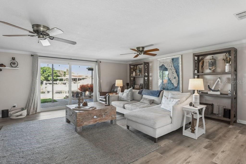 FLOR A MAR - Residential