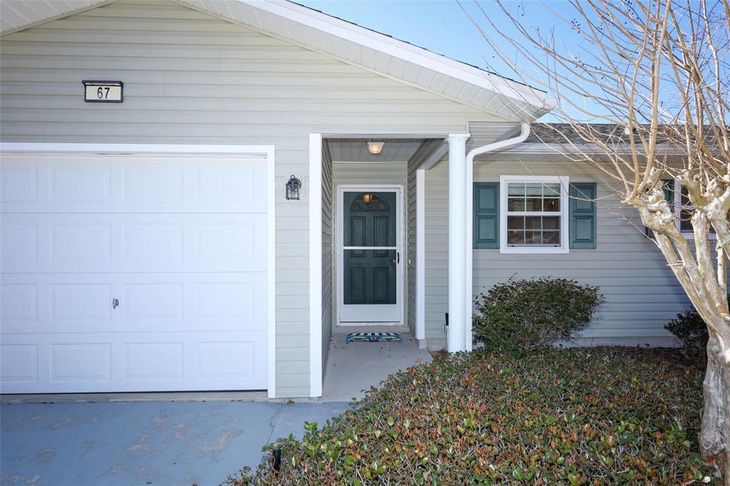 Photo of 67 Aberdeen Circle, Leesburg, FL 34788 (MLS # O6381733)