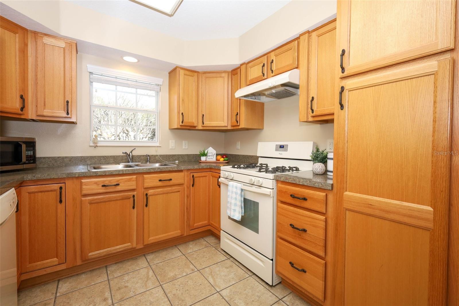 SCOTTISH HIGHLANDS CONDO PH A & AA - Residential