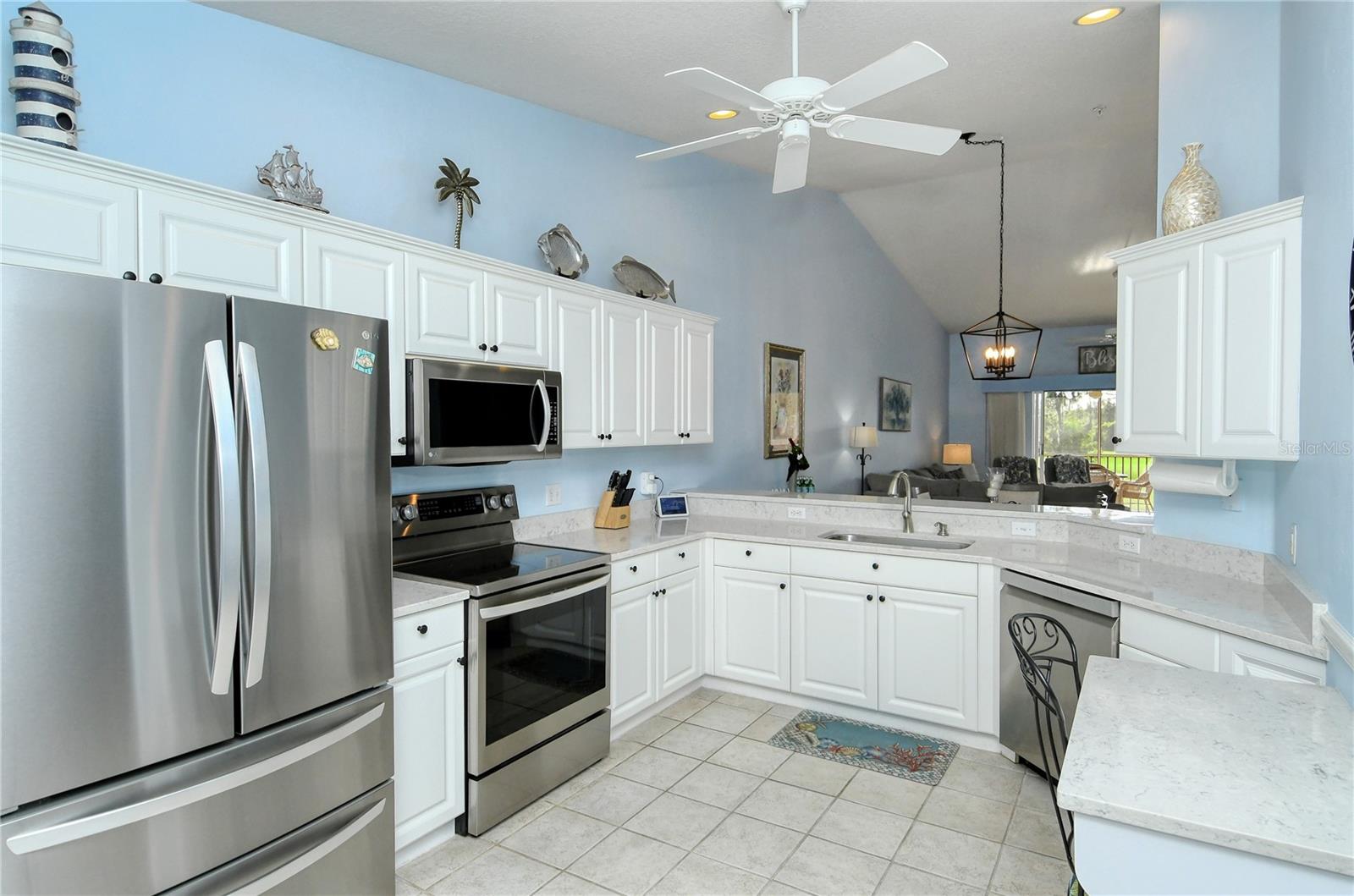 HERITAGE OAKS GOLF & COUNTRY CLUB - Residential