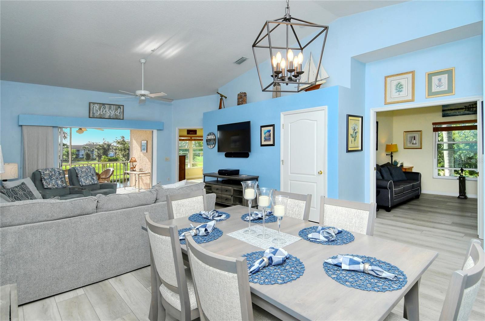 HERITAGE OAKS GOLF & COUNTRY CLUB - Residential