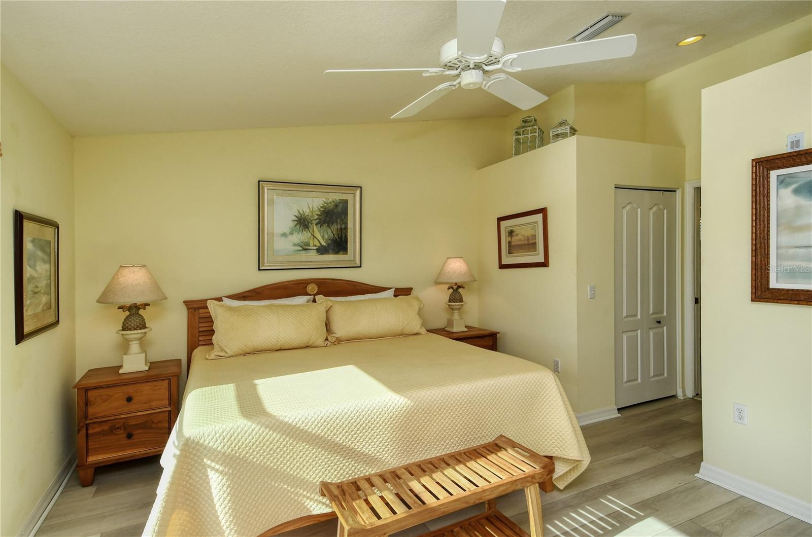 HERITAGE OAKS GOLF & COUNTRY CLUB - Residential