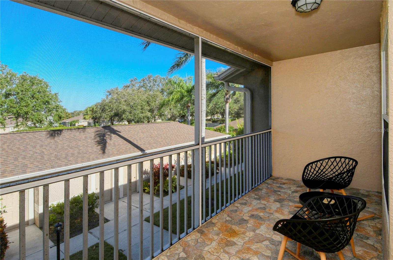 HERITAGE OAKS GOLF & COUNTRY CLUB - Residential