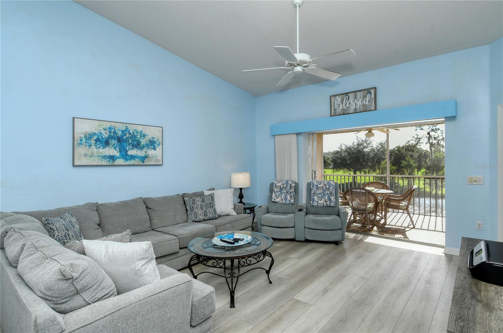 HERITAGE OAKS GOLF & COUNTRY CLUB - Residential