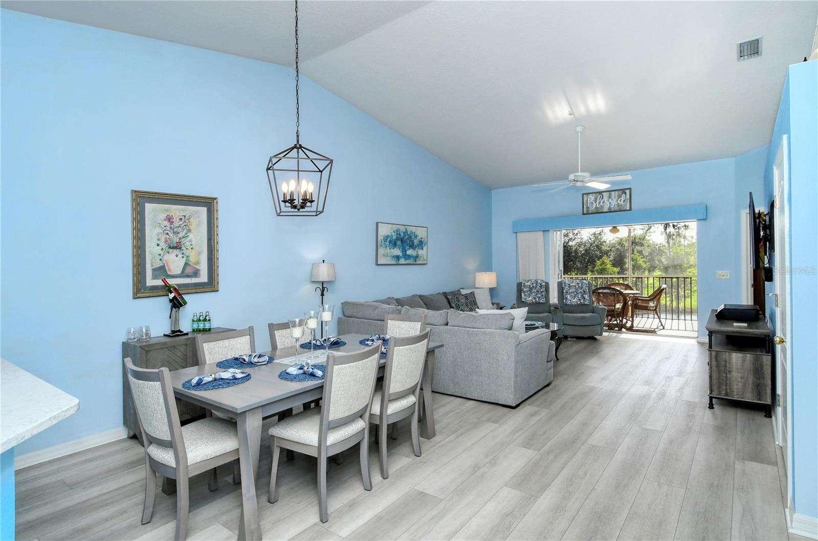 HERITAGE OAKS GOLF & COUNTRY CLUB - Residential