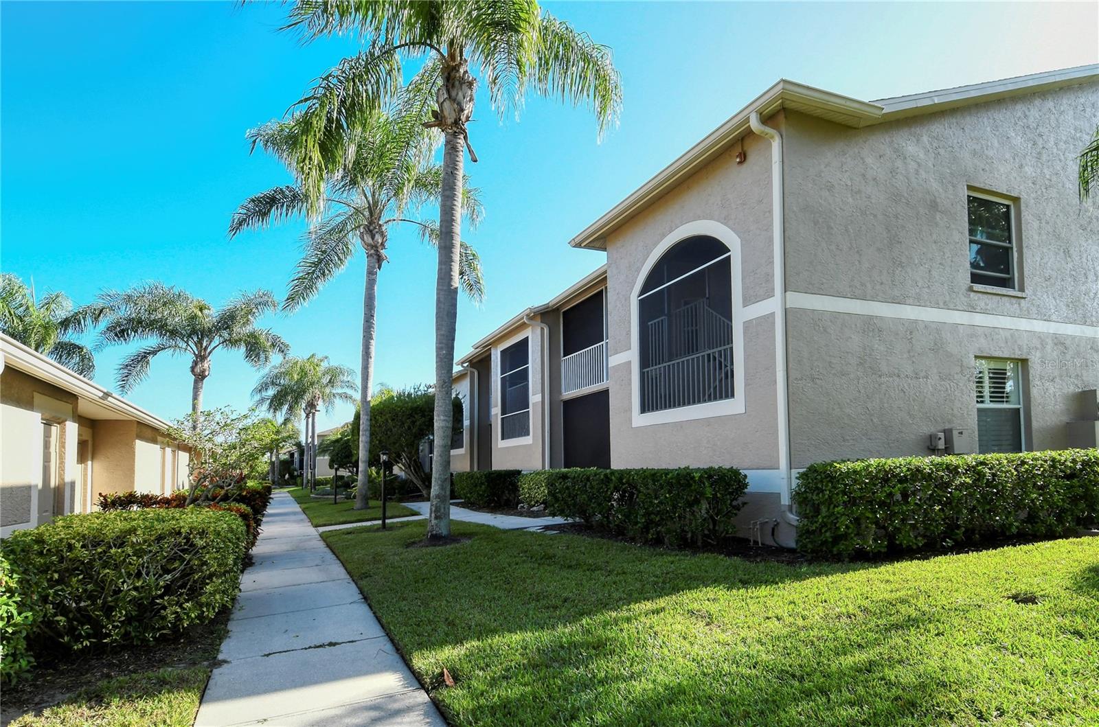 HERITAGE OAKS GOLF & COUNTRY CLUB - Residential