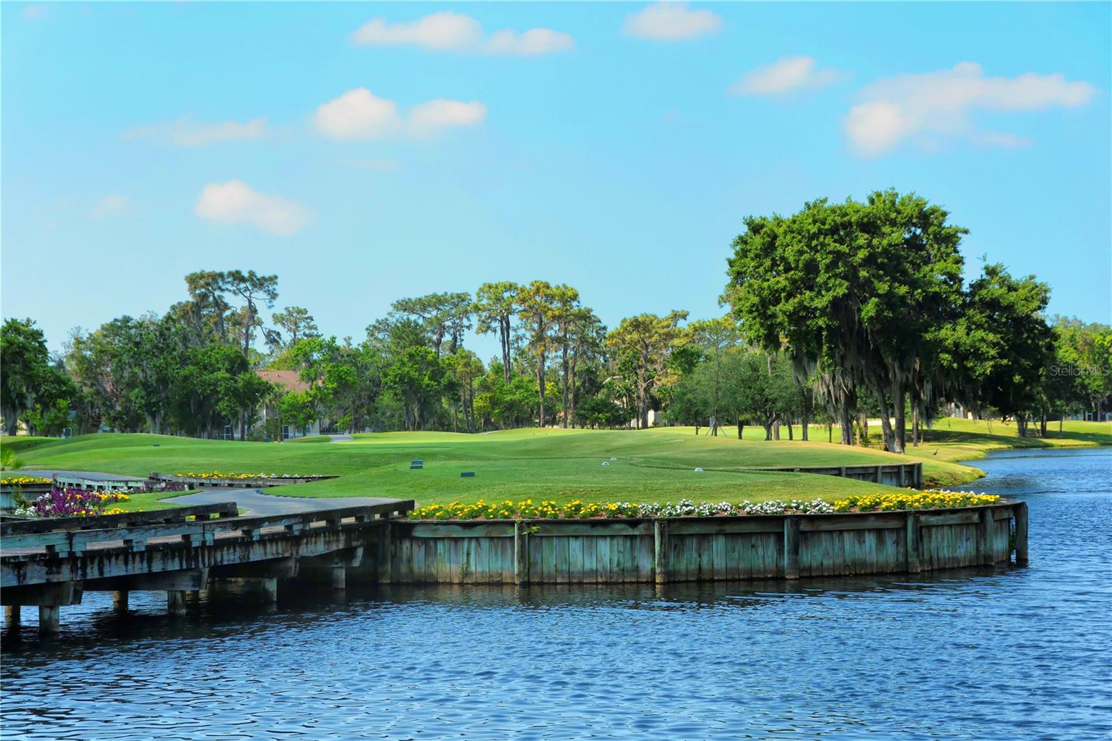HERITAGE OAKS GOLF & COUNTRY CLUB - Residential