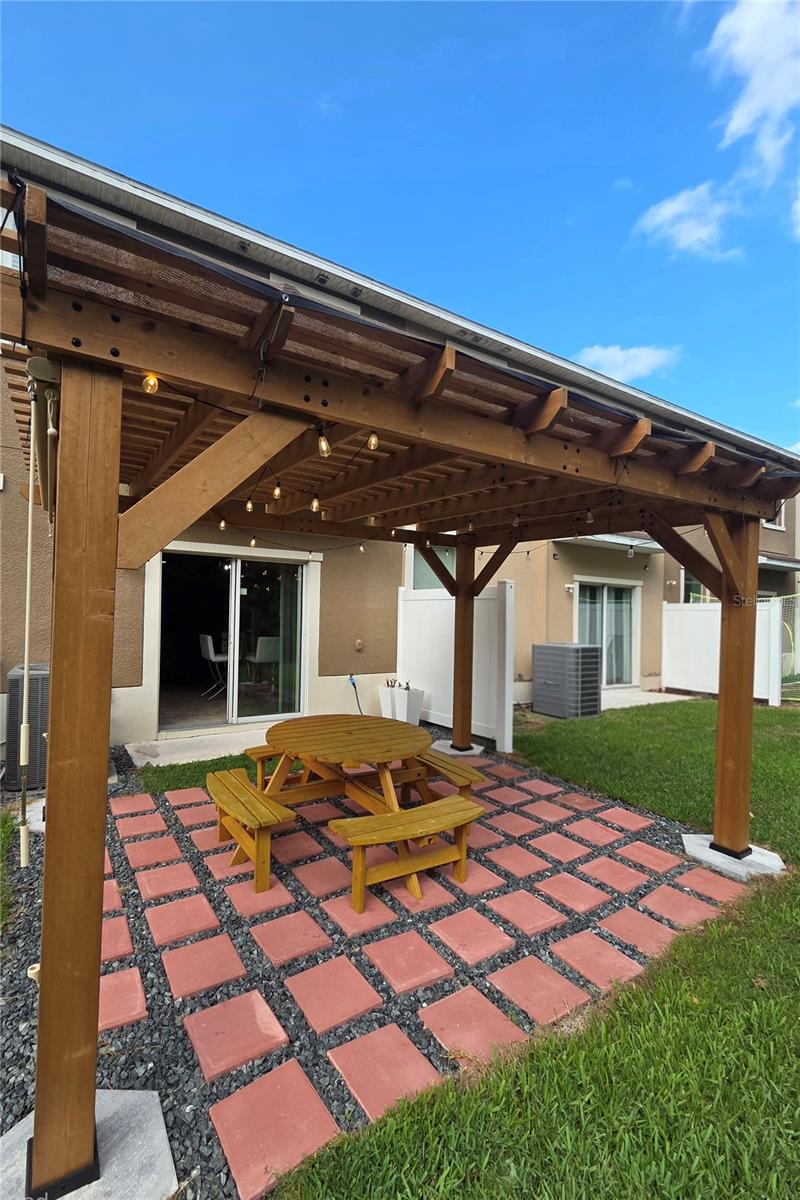 SAVANNAH LNDGS - Residential