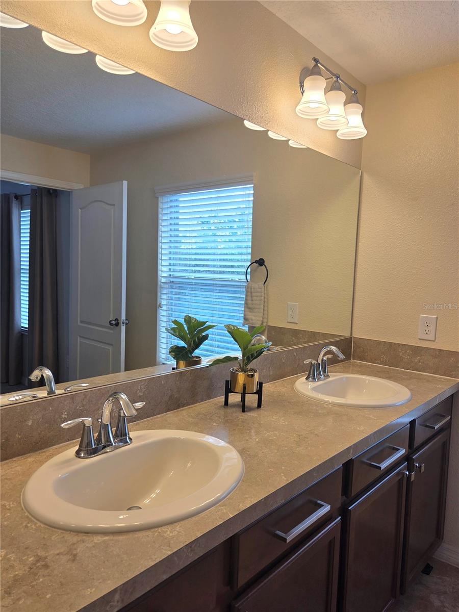 SAVANNAH LNDGS - Residential