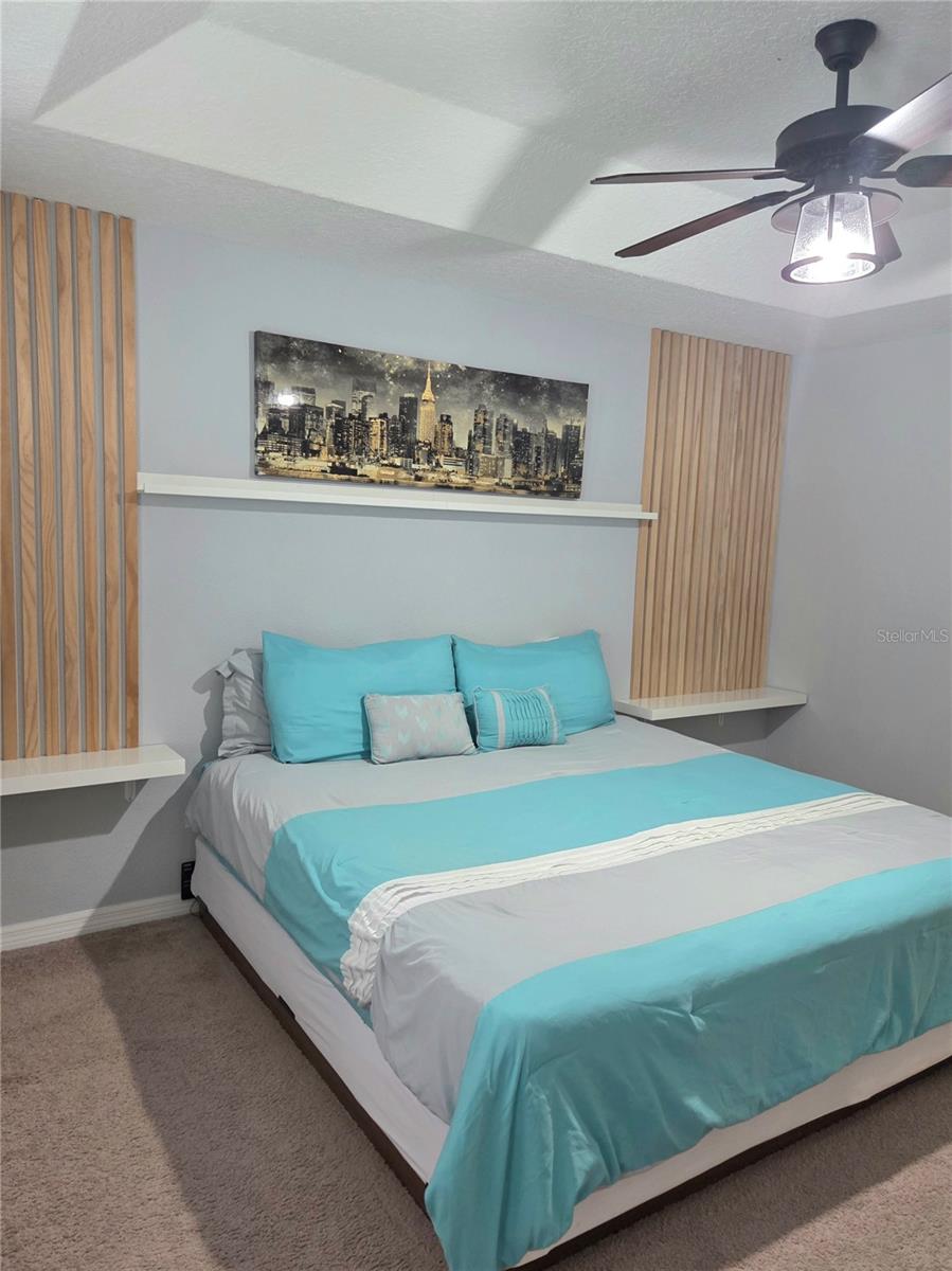 SAVANNAH LNDGS - Residential