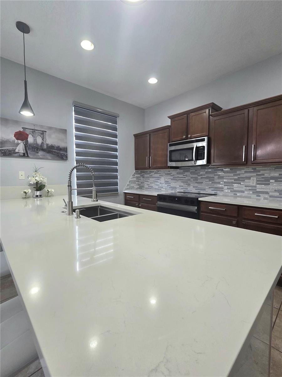 SAVANNAH LNDGS - Residential