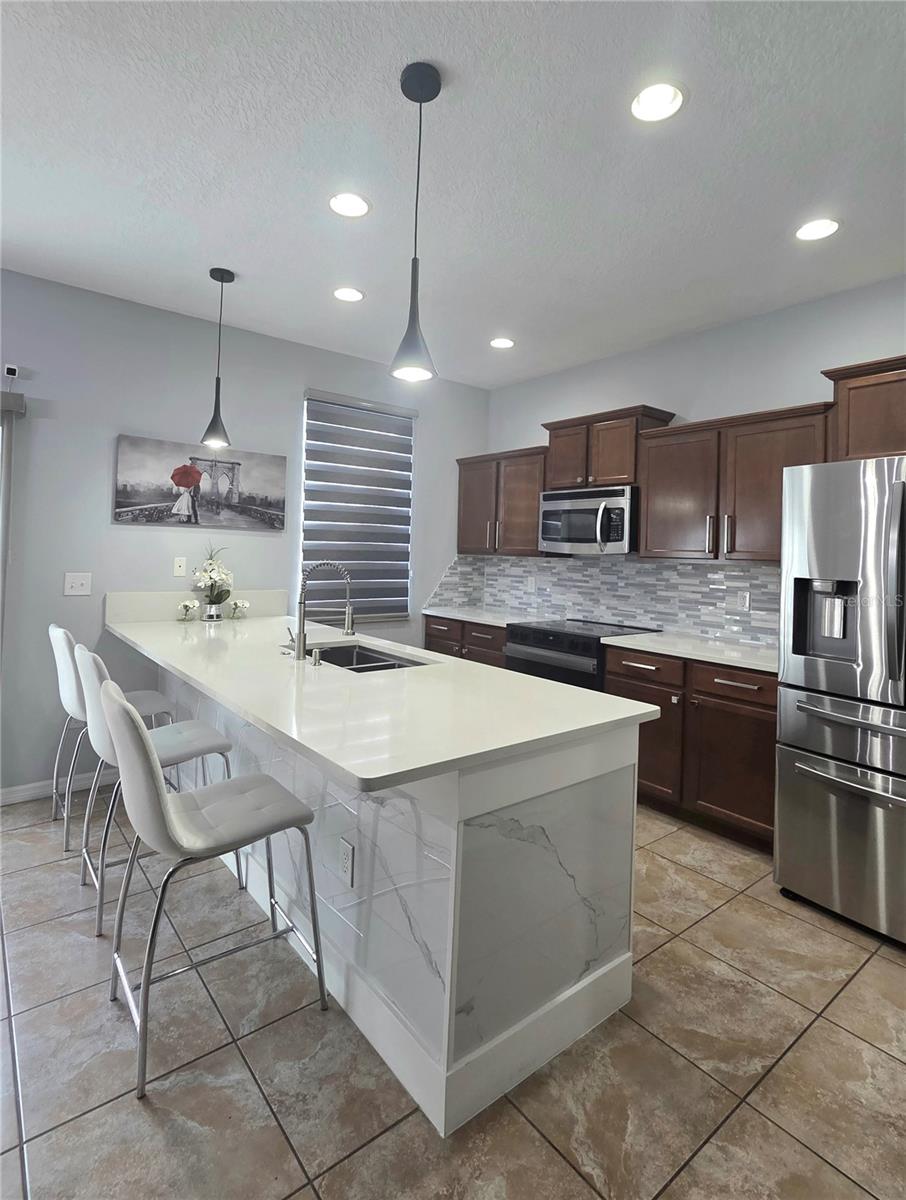 SAVANNAH LNDGS - Residential