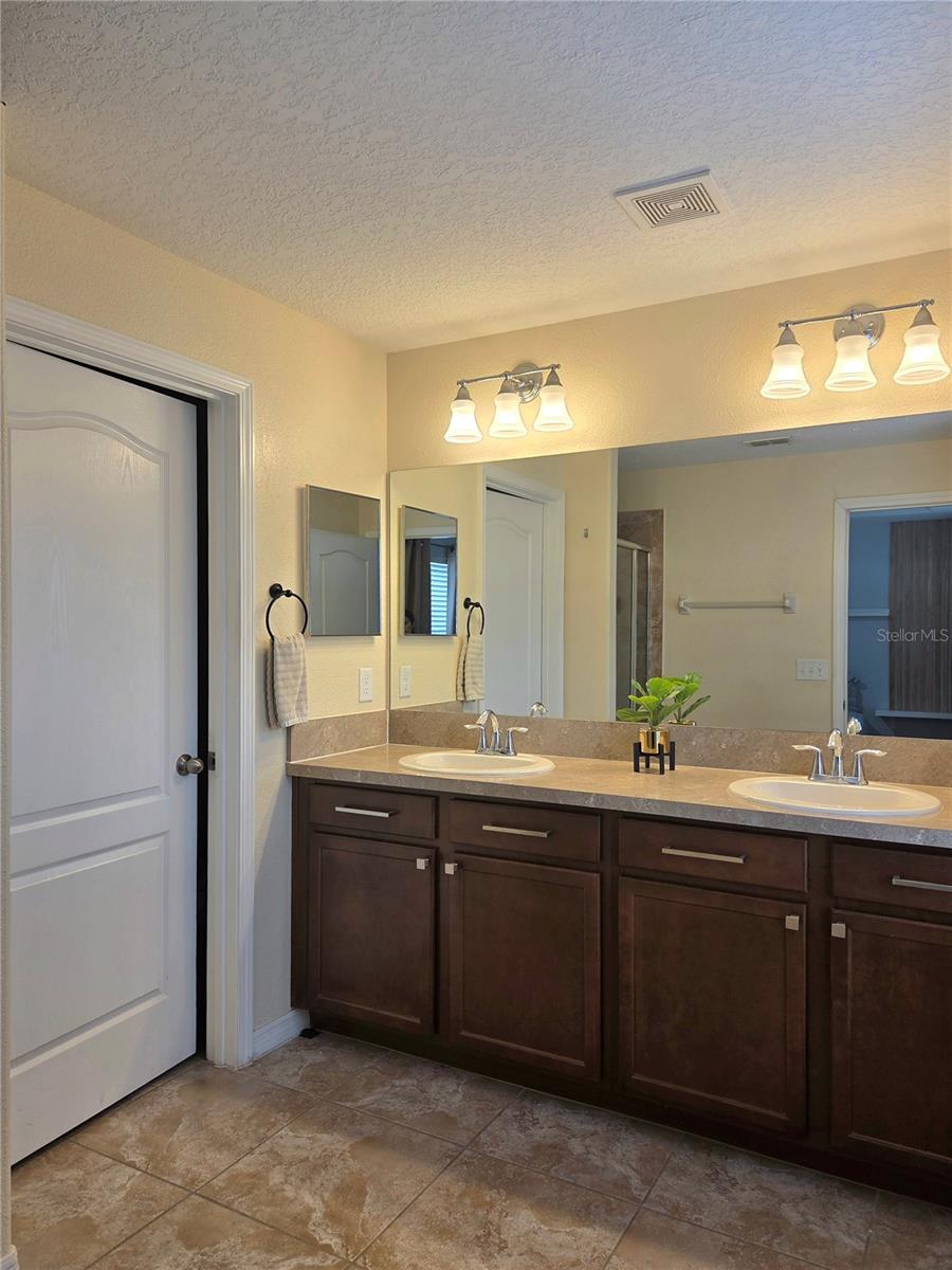 SAVANNAH LNDGS - Residential