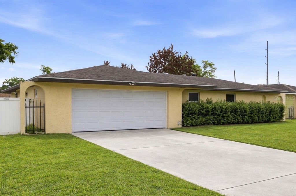 Photo of 4623 Conway Gardens Road, Orlando, FL 32806 (MLS # O6391700)