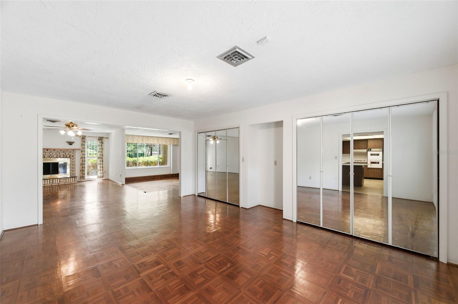 MONTICELLO PARK - Residential