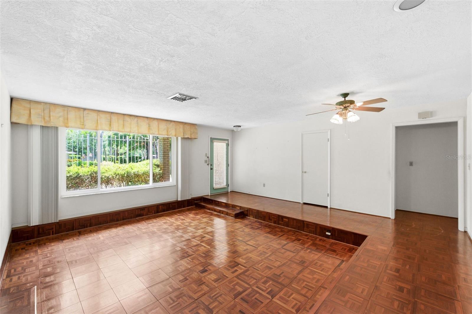 MONTICELLO PARK - Residential