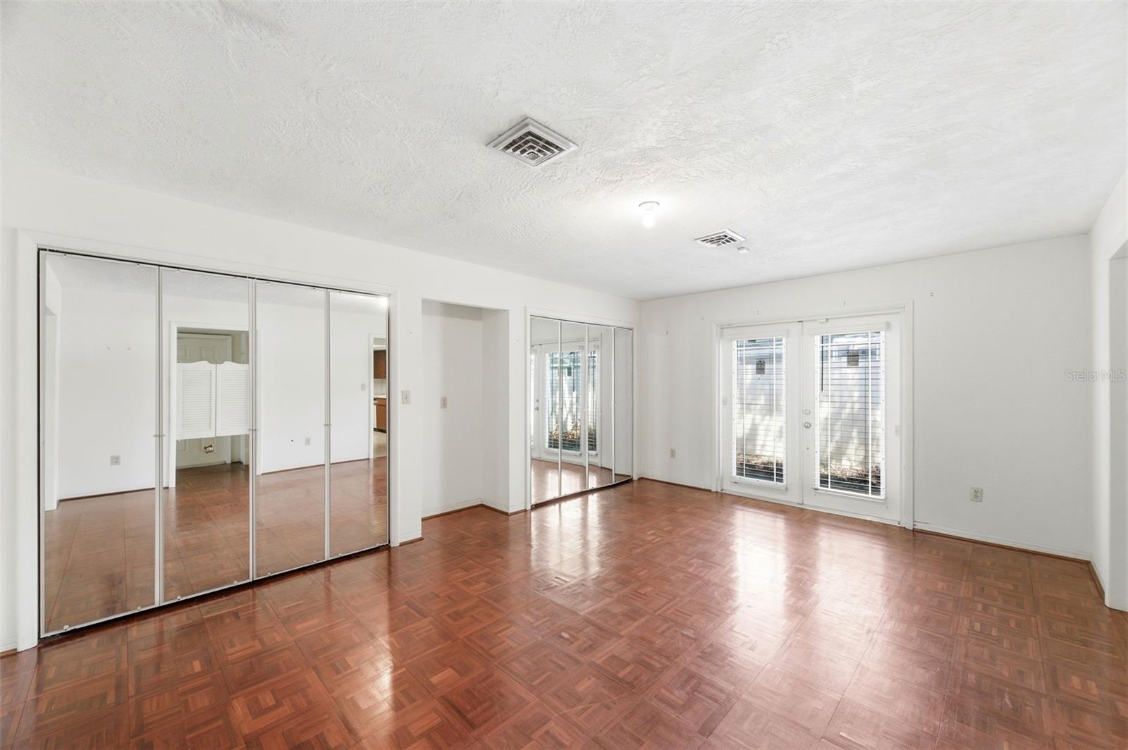 MONTICELLO PARK - Residential