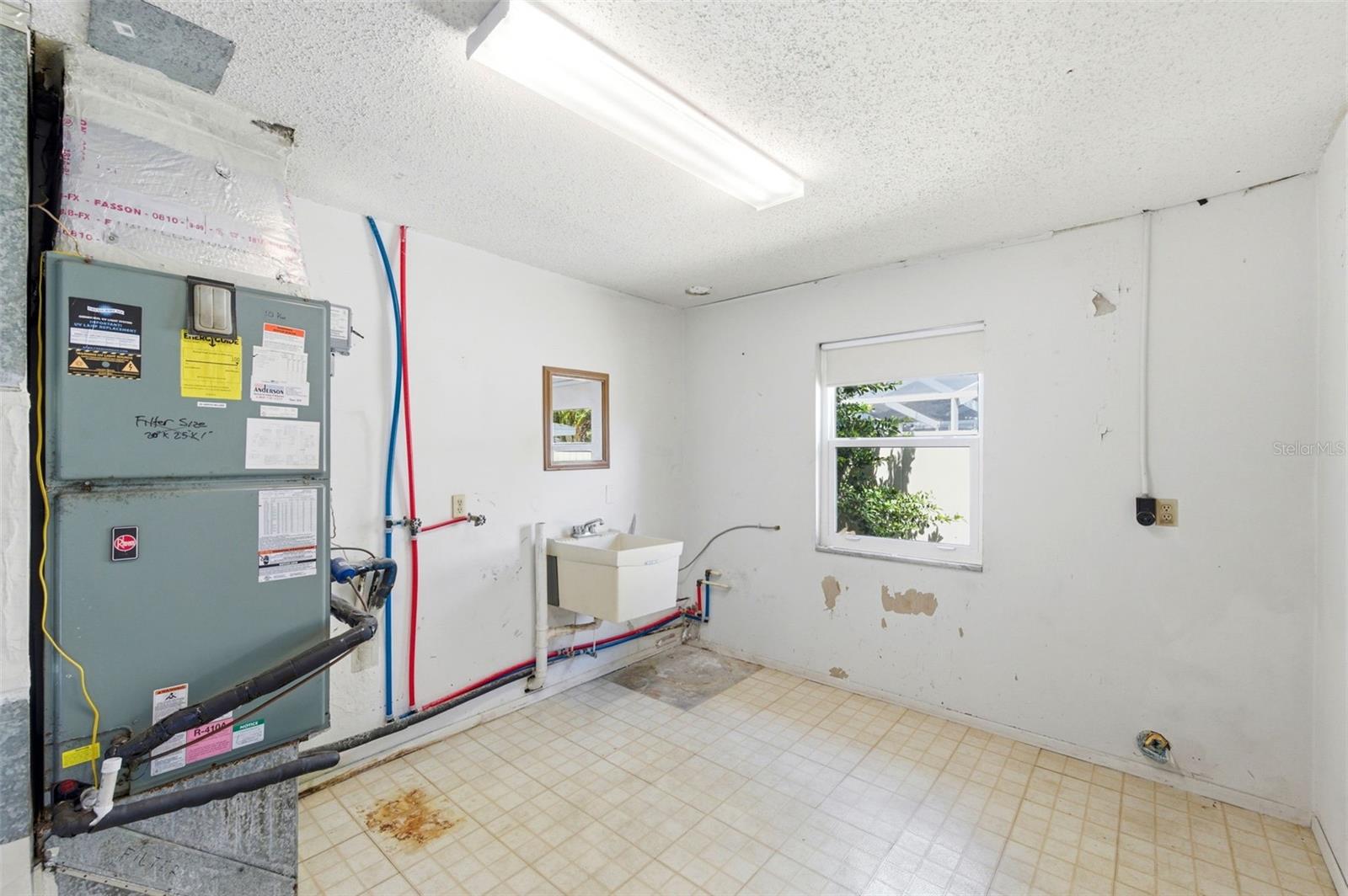 MONTICELLO PARK - Residential