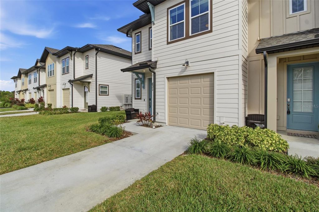 Photo of 631 Longboat Drive, Davenport, FL 33896 (MLS # L4957558)