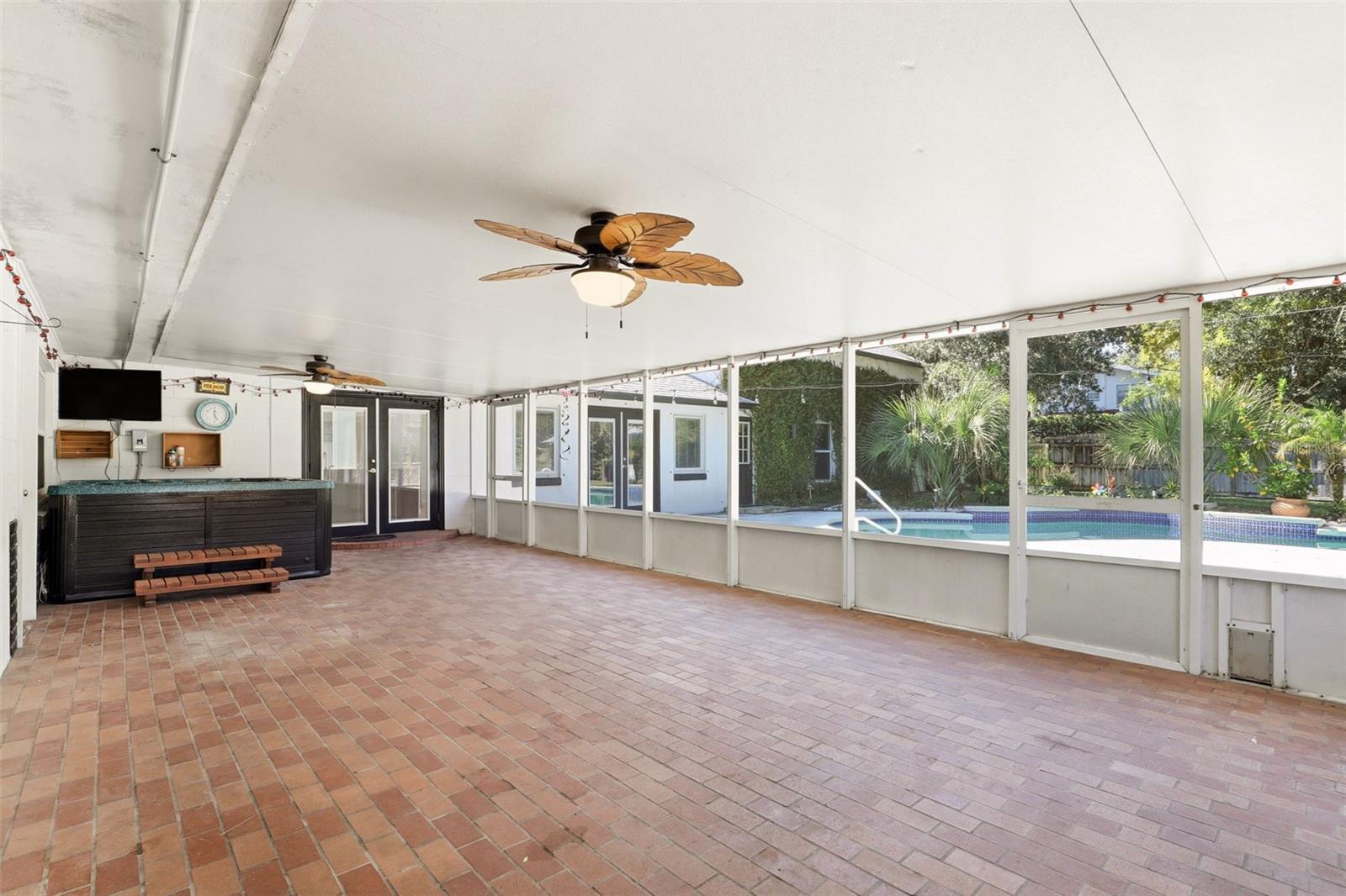 MAYFAIR - Residential