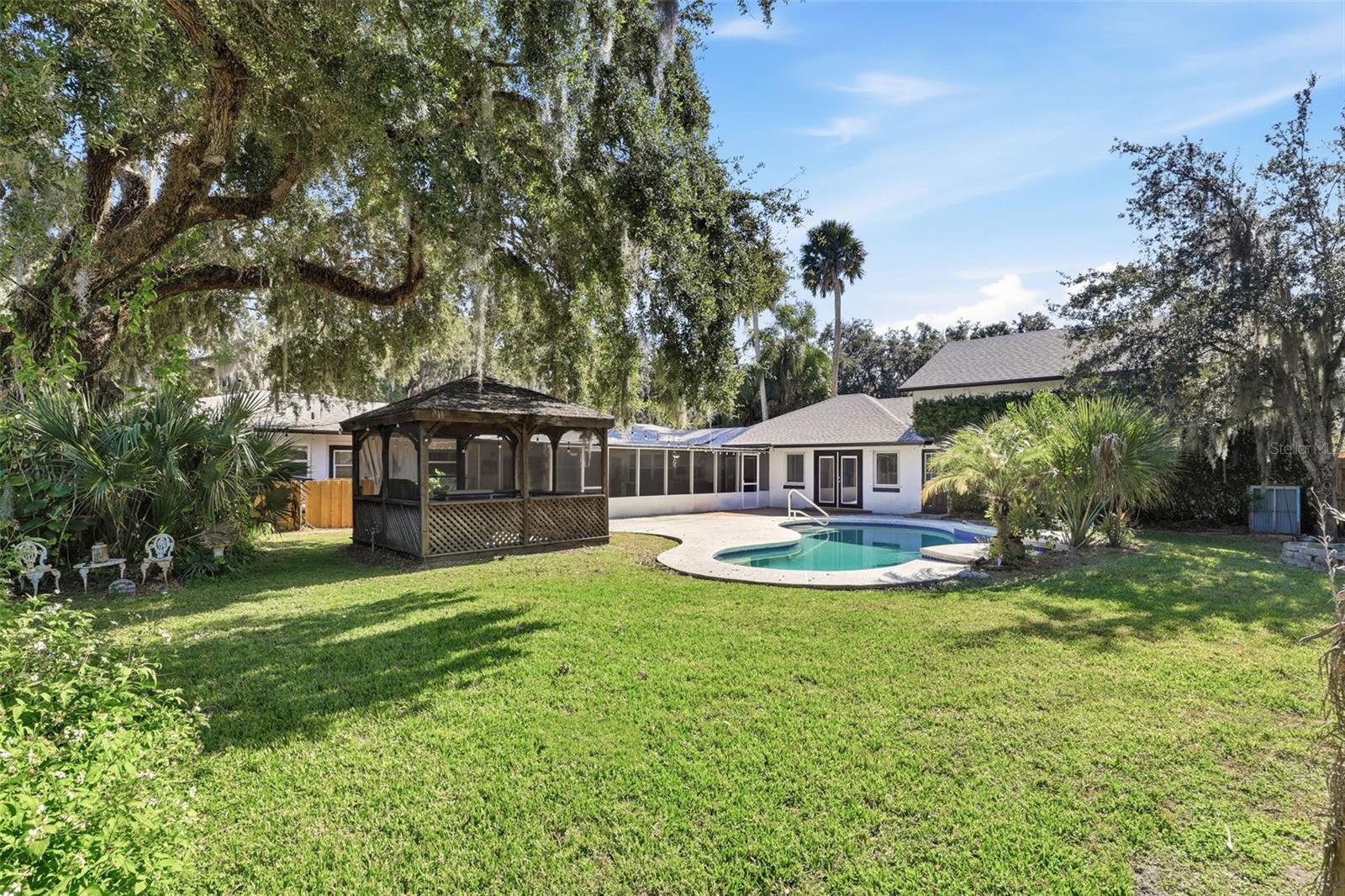 MAYFAIR - Residential