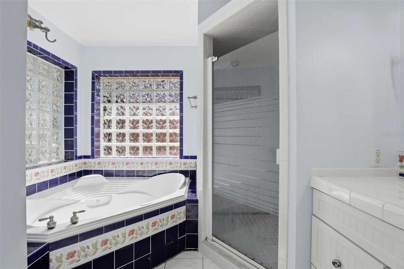 MAYFAIR - Residential