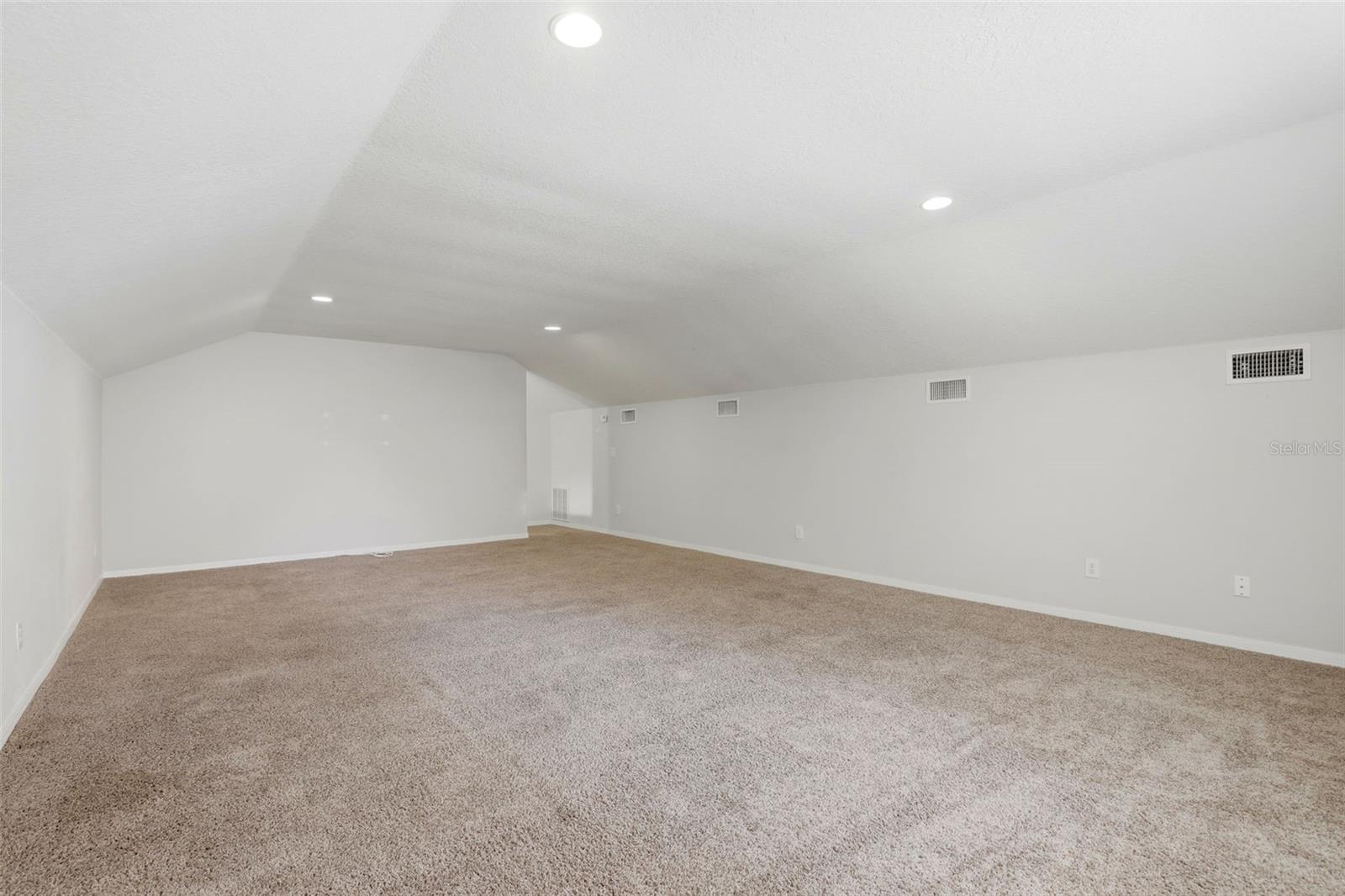 MAYFAIR - Residential